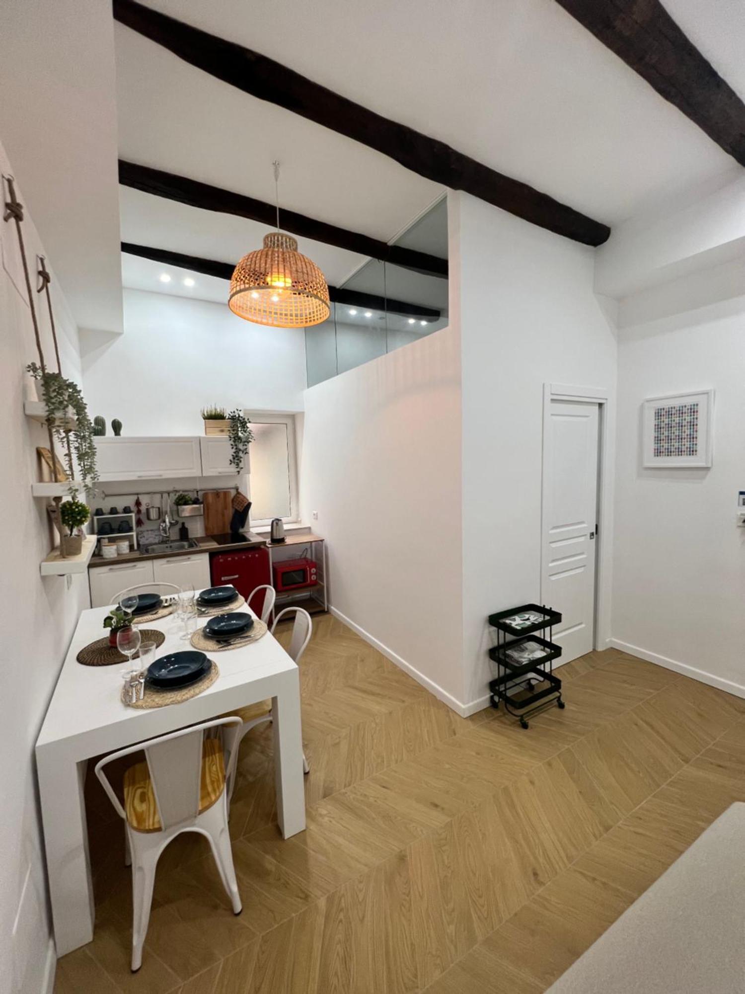 Gennarino Apartments - Panorama Suite With Balcony And Urban Loft نابولي المظهر الخارجي الصورة