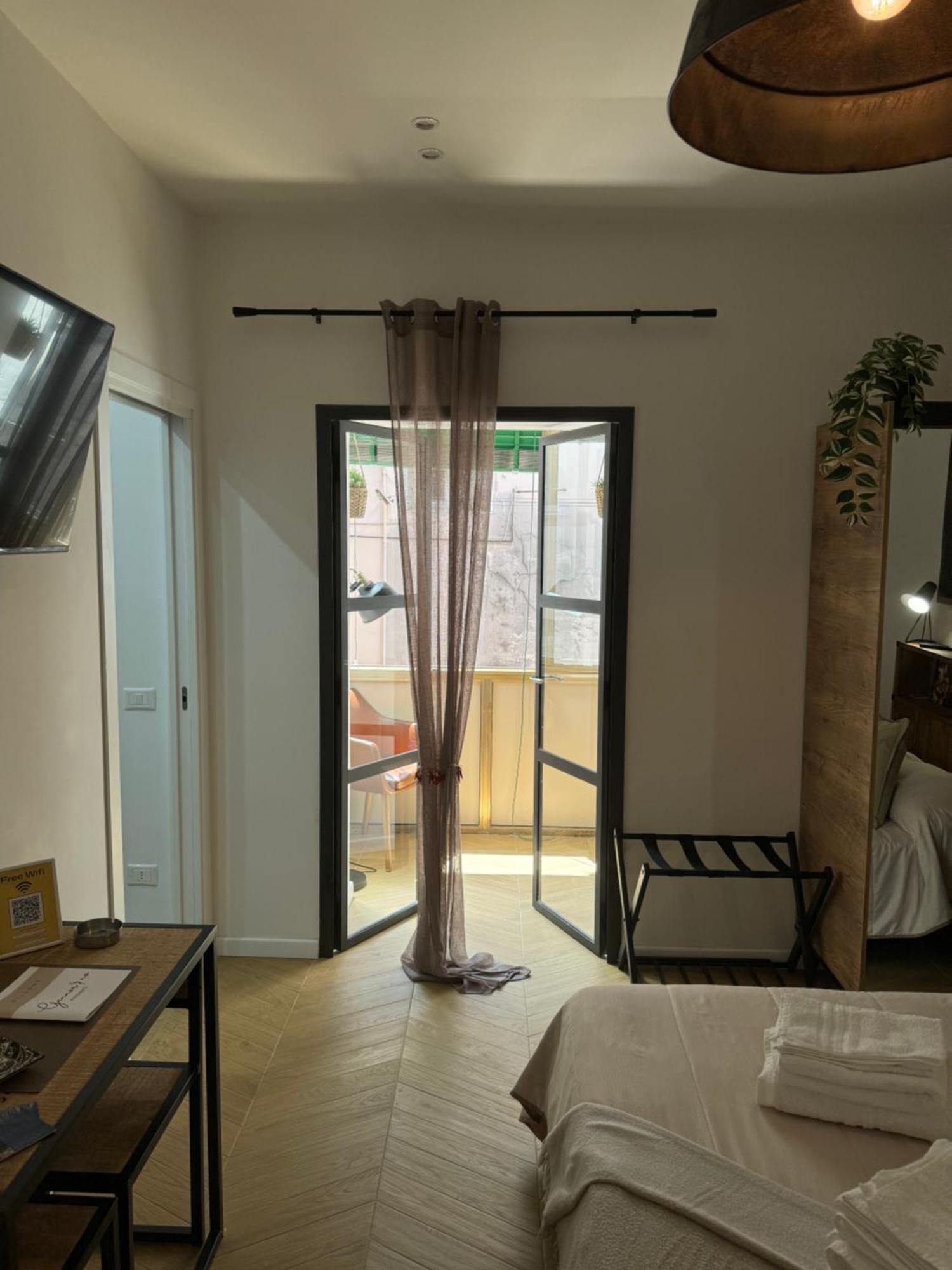 Gennarino Apartments - Panorama Suite With Balcony And Urban Loft نابولي المظهر الخارجي الصورة