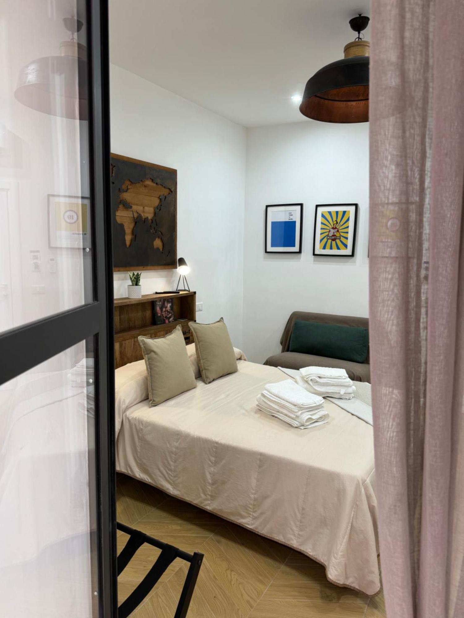 Gennarino Apartments - Panorama Suite With Balcony And Urban Loft نابولي المظهر الخارجي الصورة